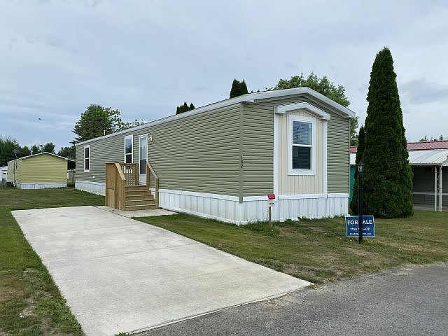 1st image of 182 Quarry Hill Est #182