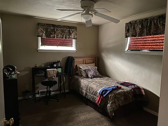 5th image of 313 Sanderson Ave