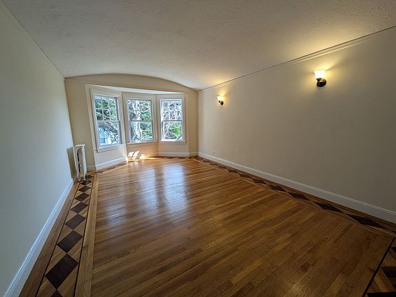 3rd image of 126 2nd Ave