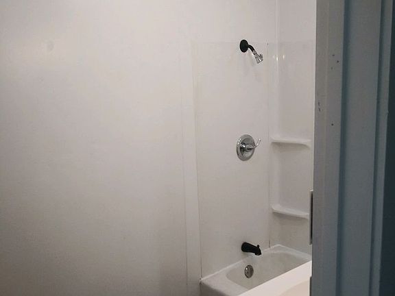 5th image of 1024 W 5th St #2