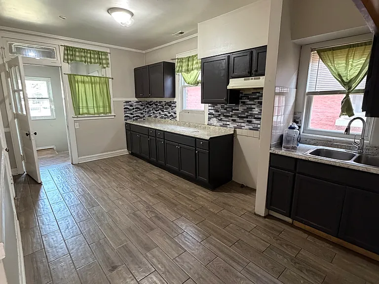 5921 S Whipple St — Photo 10