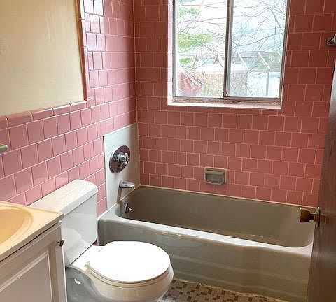 5th image of 8 Bennett Dr #3