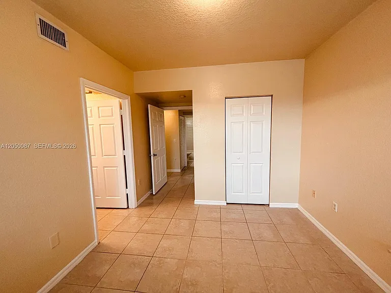 2403 Belmont Ln #2403 — Photo 12