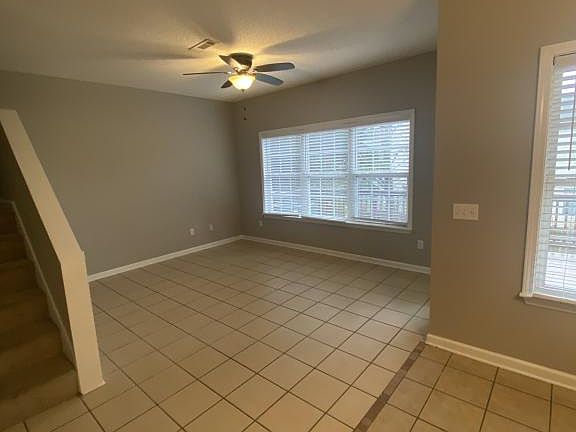 4th image of 25 Courtyard Way