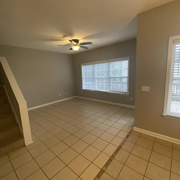 25 Courtyard Way — Photo 4