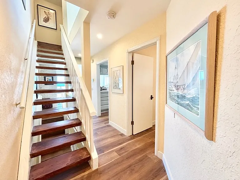 3949 Ocean Dr — Photo 16