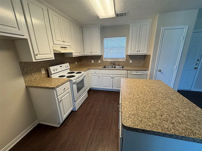 16310 Long Valley Ct — Photo 10