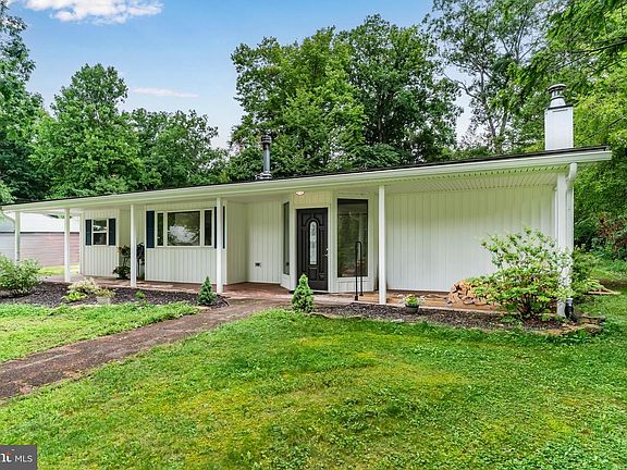 3rd image of 1713 Laurel Rd