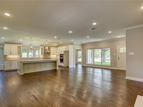2nd image of 12147 Midlake Dr