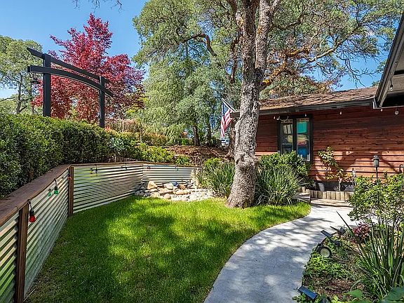 5th image of 3081 Stanford Ln