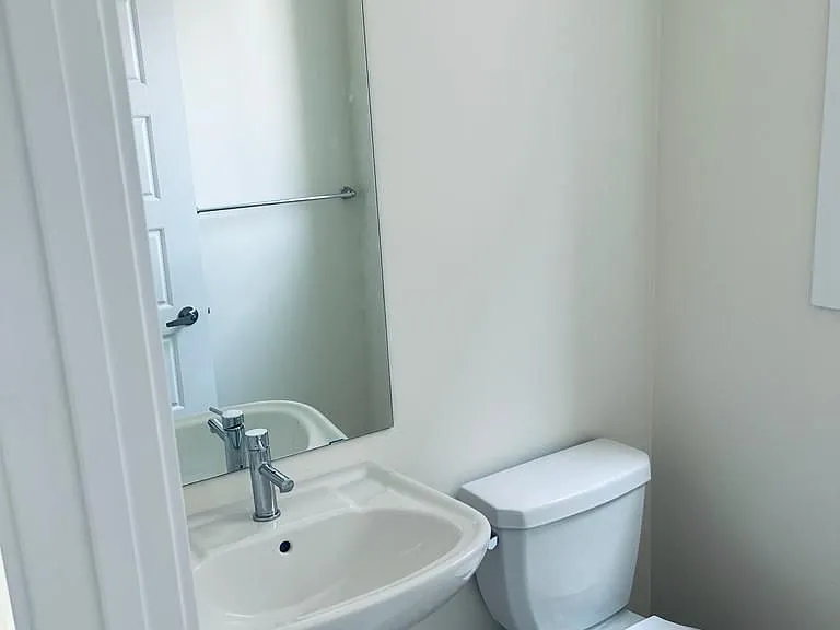 217 Wilmot Rd E — Photo 5