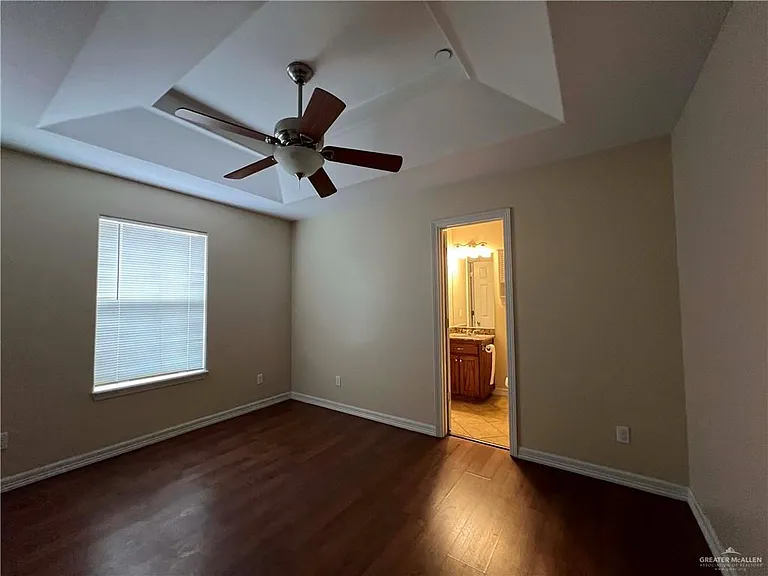 313 S 49th St #4 — Photo 12