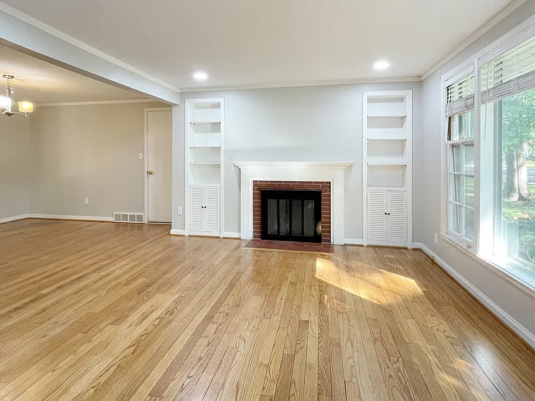 7318 Rosewood St — Photo 6