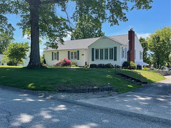 3rd image of 736 Melvin Dr