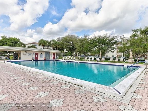 2nd image of 3001 Portofino Isle APT G2