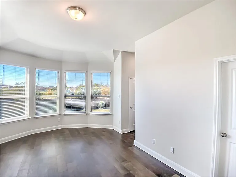 309 Cyril Dr — Photo 13
