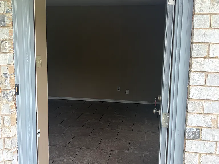5056 Oak Hill Dr — Photo 6