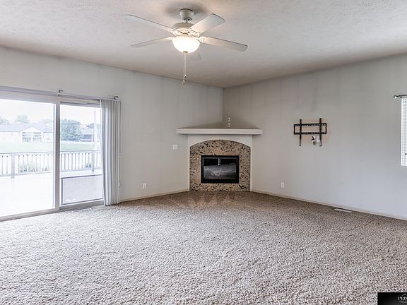 4th image of 16410 Camden Ave