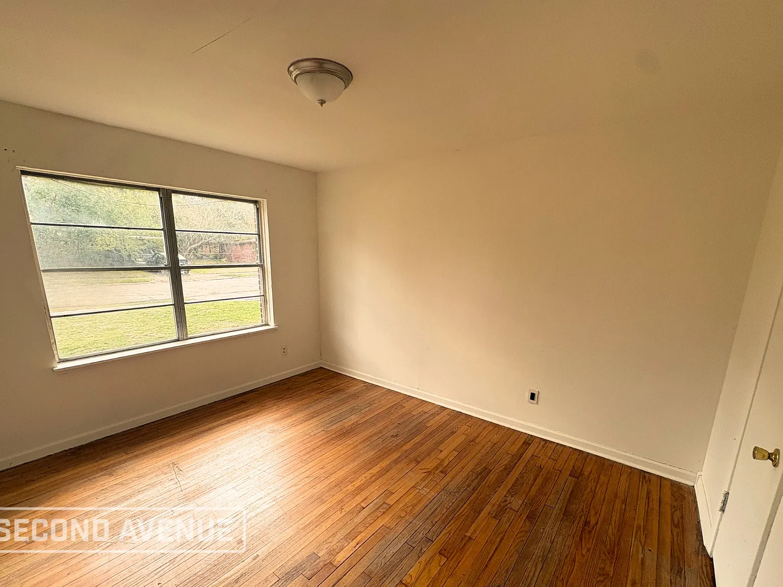 3 bed, 2.0 bath, 1200 sqft, $1,379 — Photo 4