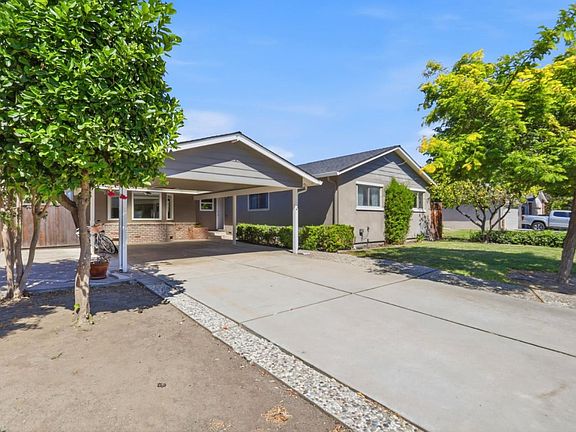 2nd image of 2586 Bobolink Dr