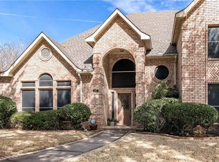 562 Winston St, Grand Prairie, TX 75052