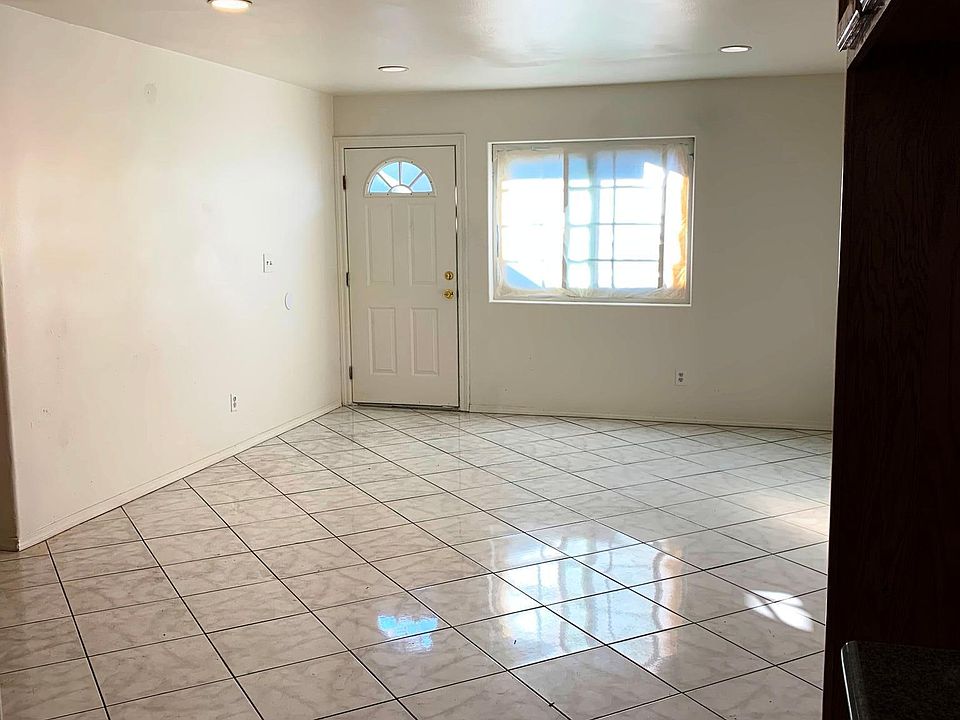 1st image of 1037 W 85th St