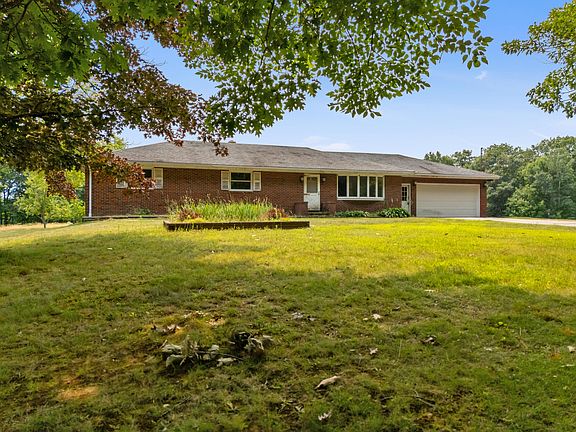 2nd image of 190 Dyer Road
