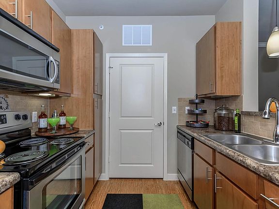 4th image of 1336 Connie St #1227