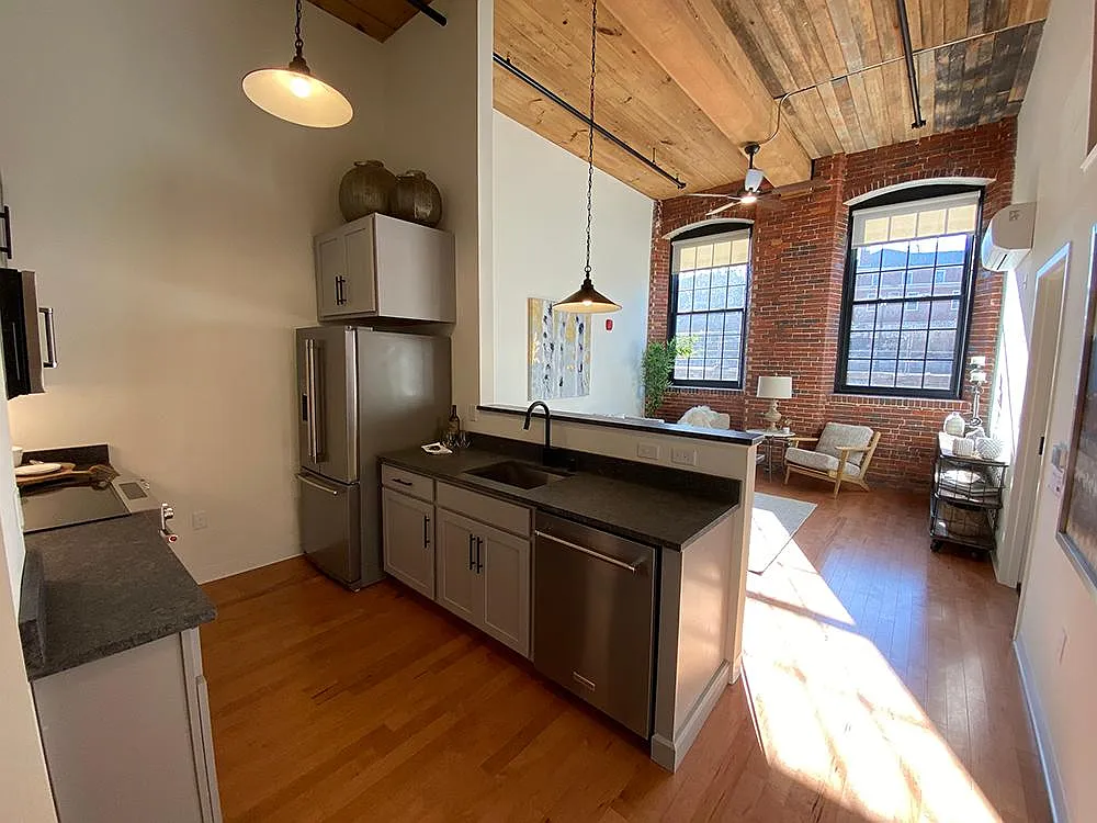 Lincoln Lofts — Photo 3