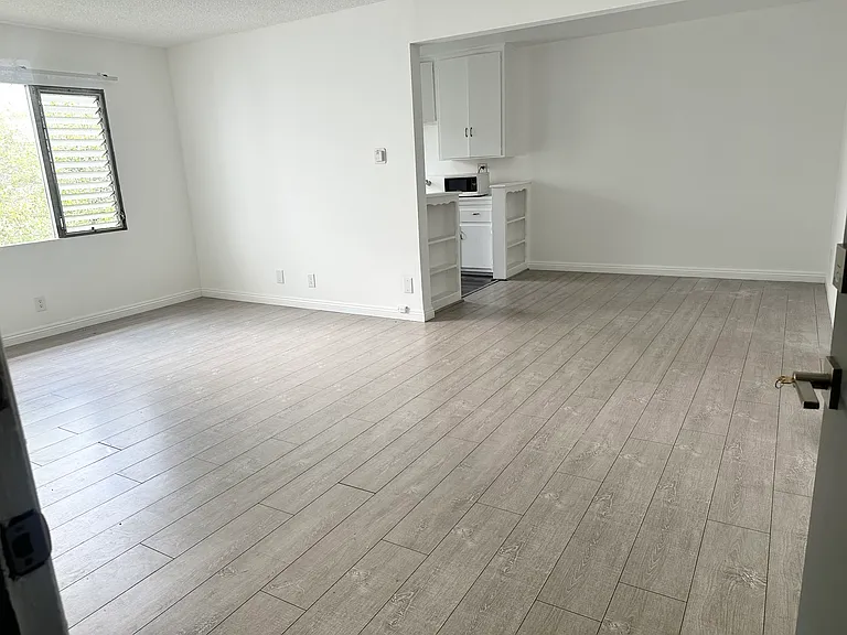 3361 Bagley Ave #16 — Photo 11