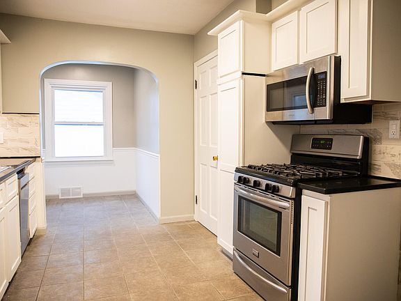 3rd image of 1186 Edna St SE