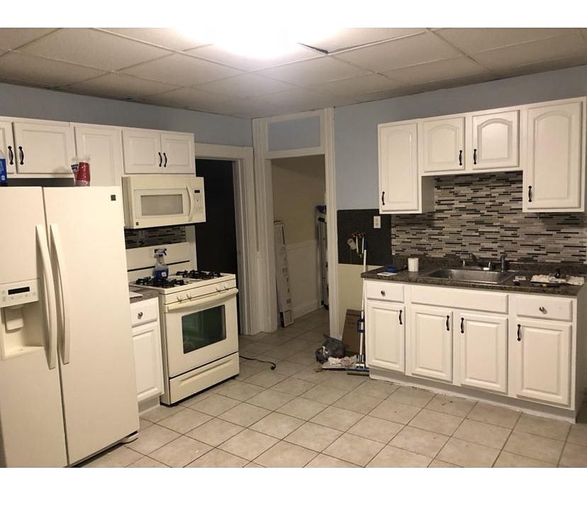 2nd image of 302 Allen St #3