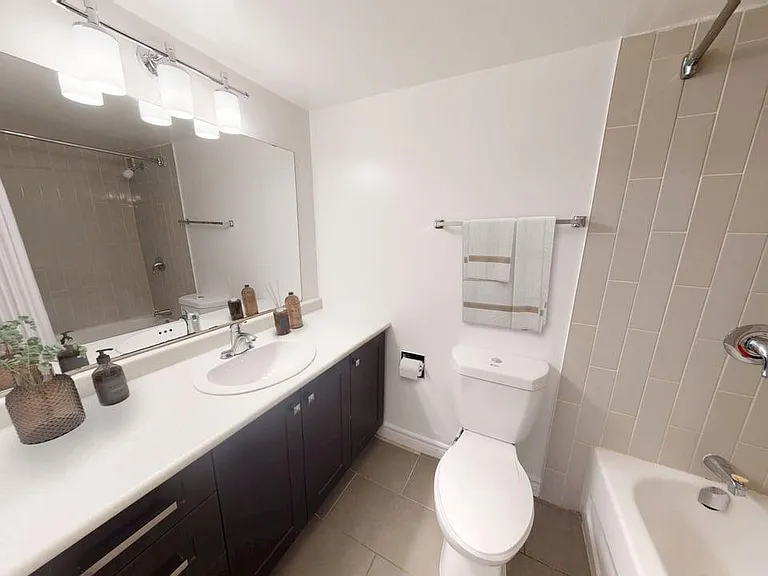 2470 Southvale Cres — Photo 88