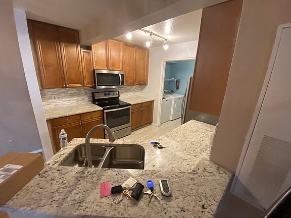 5th image of 19 Arbor Club Dr Unit 216