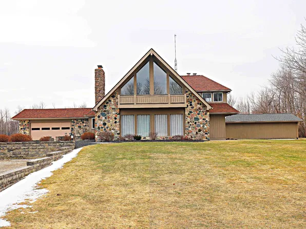 5180 Dobson Rd, Port Hope, MI 48468