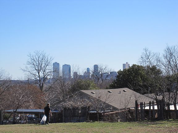 4th image of 2317 Lee Ave