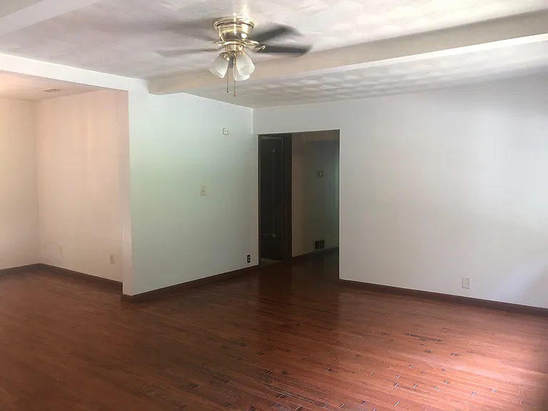 2514 Smith Creek Rd — Photo 3