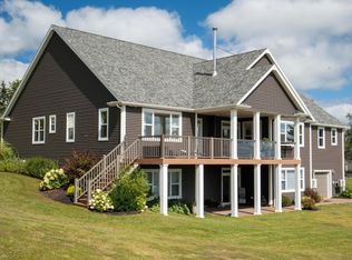 23 Paget Cres, Stratford, PE C1B 0E3