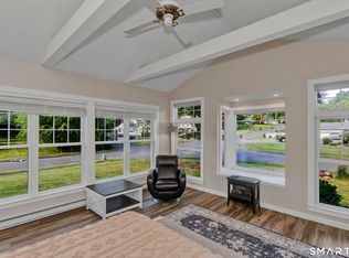 148 Clover Hill Dr, Feeding Hills, MA 01030