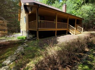 371 Partridge Ln, Becket, MA 01223