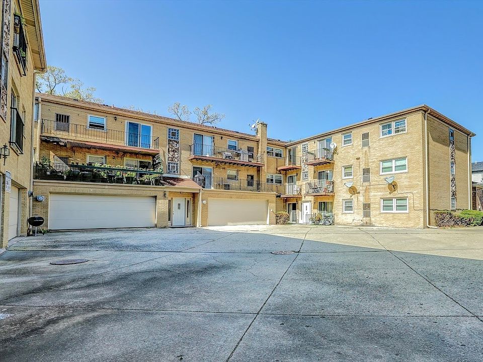 1st image of 3207 N Pontiac Ave APT 3W