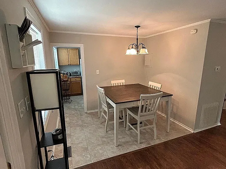 2 bed, 825 sqft, $1,275 — Photo 4