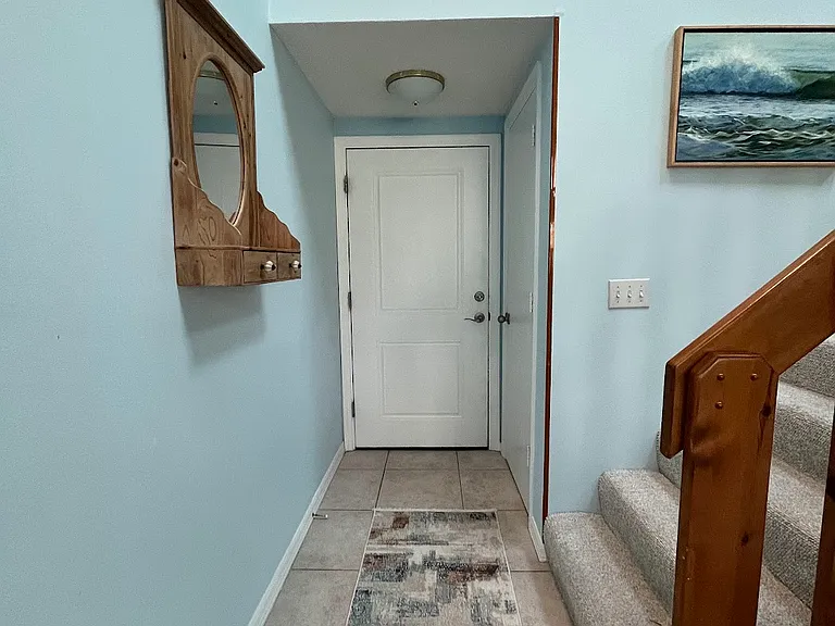 1924 Westminster Cir #6 — Photo 4