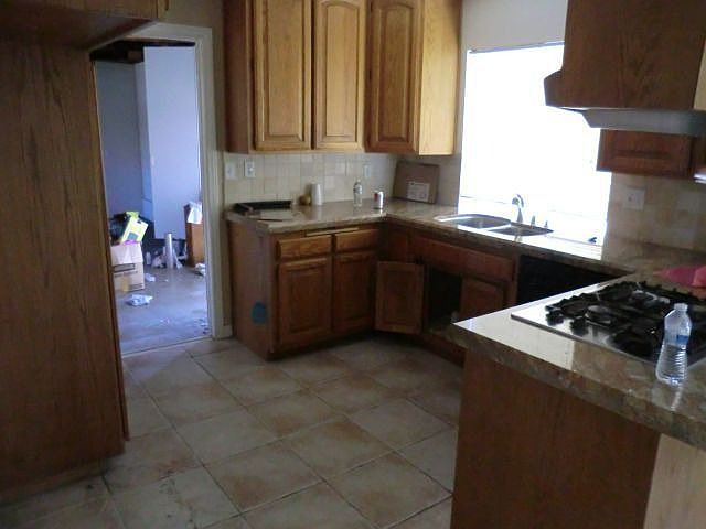 2nd image of 732 N Elmwood St