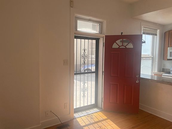 3rd image of 1534-2 High St N