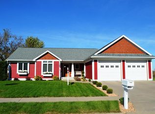520 4th Ave NE, Plainview, MN 55964