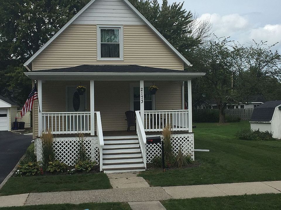 1st image of 2173 2nd St