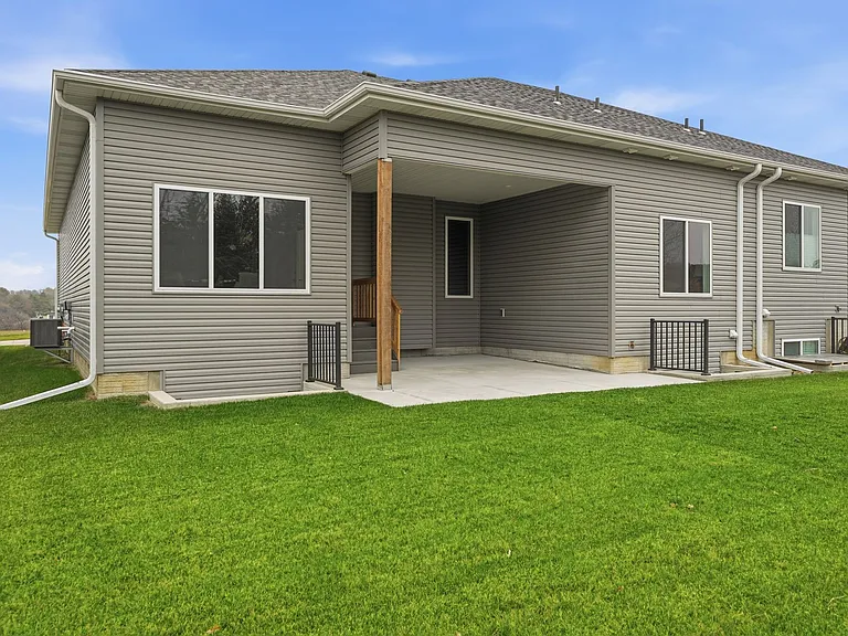 8600 50th Ct — Photo 42