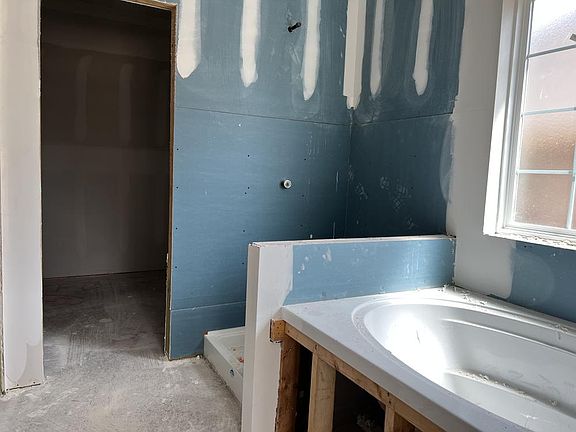 5th image of 6216 Wilkesboro Dr