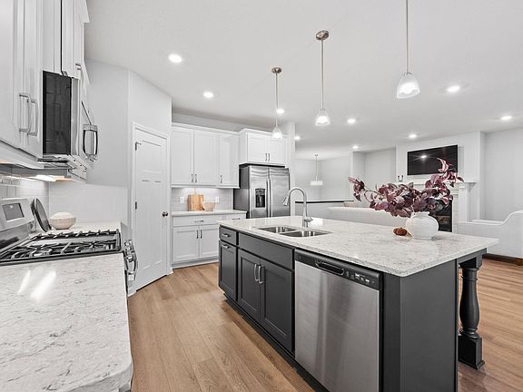 4th image of 14366 Kingsview Ln N